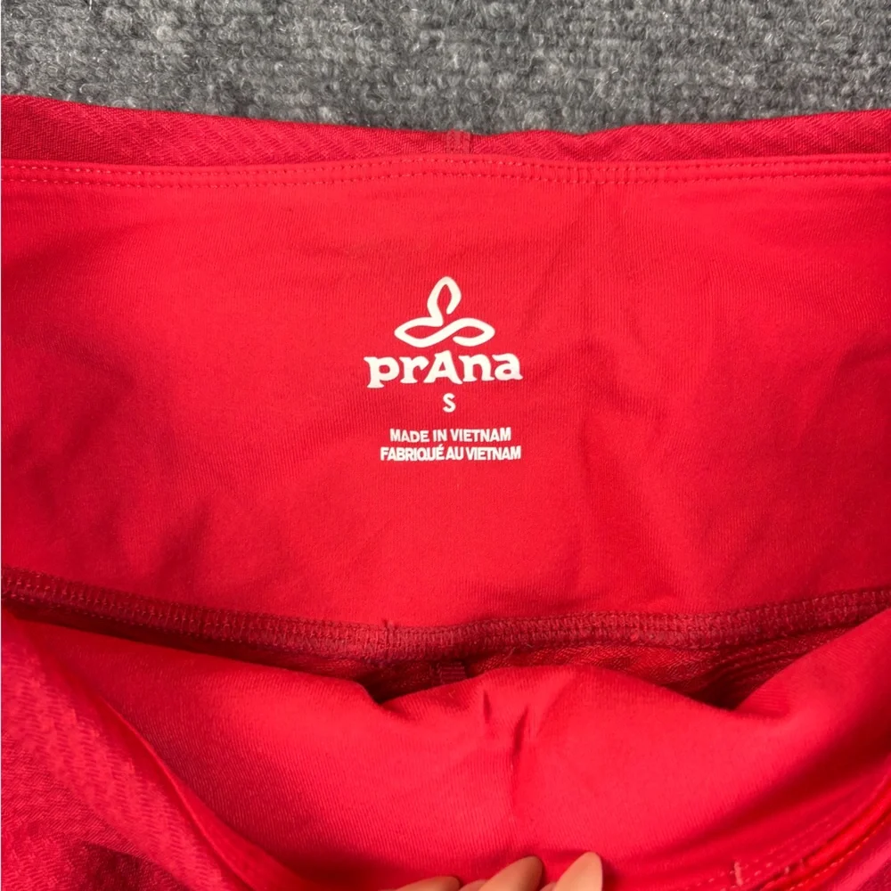 PRANA Women’s Capri Leggings Watermelon colored textured material size: Small - Picture 3 of 6